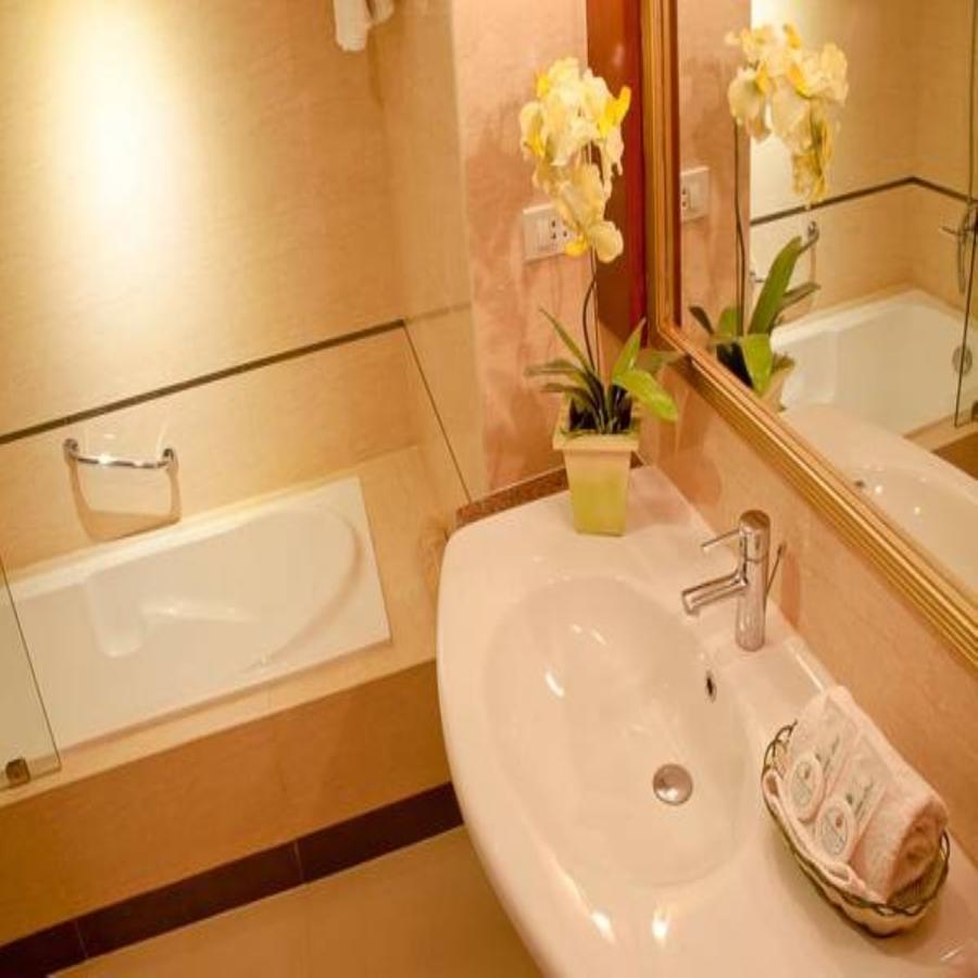 Royal Garden Hotel Ozamiz Extérieur photo