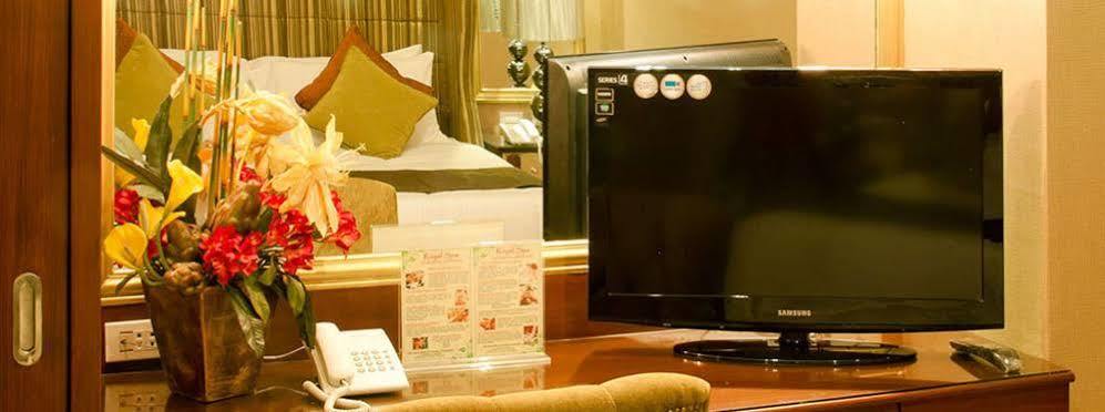 Royal Garden Hotel Ozamiz Extérieur photo